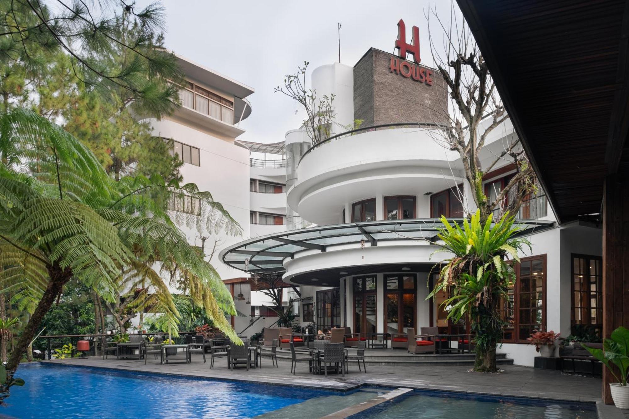 House Sangkuriang Hotel Bandung Exterior photo