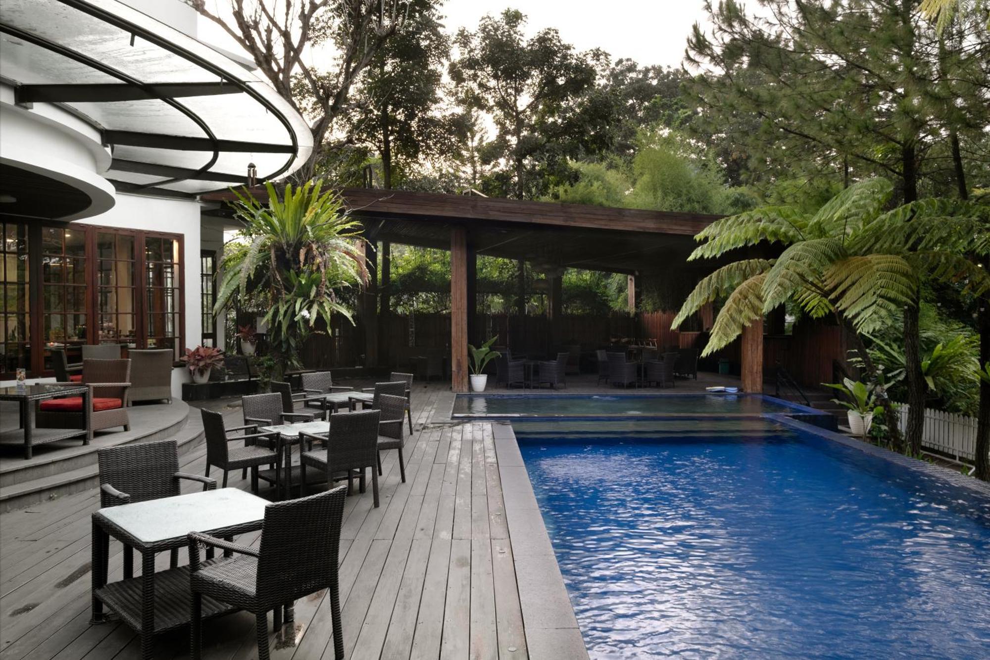 House Sangkuriang Hotel Bandung Exterior photo