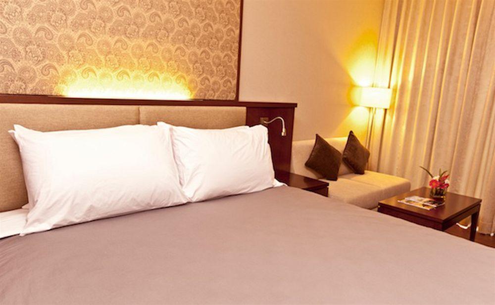House Sangkuriang Hotel Bandung Exterior photo