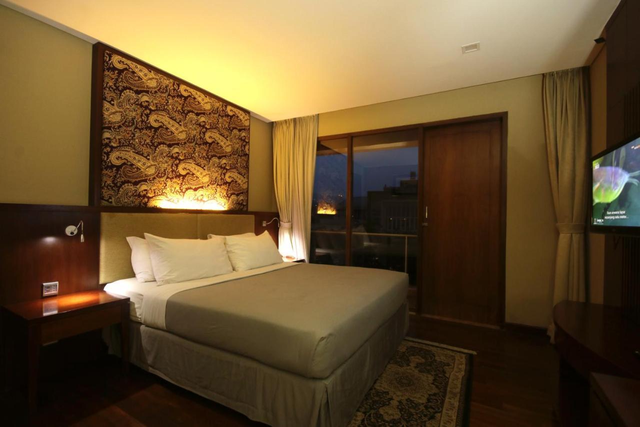 House Sangkuriang Hotel Bandung Exterior photo